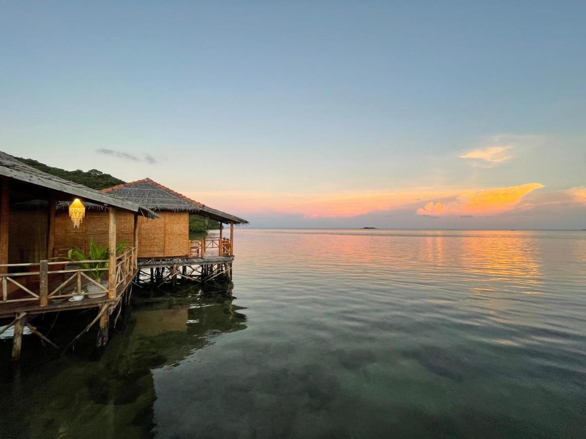 Floating Paradise Karimunjawa Exterior photo