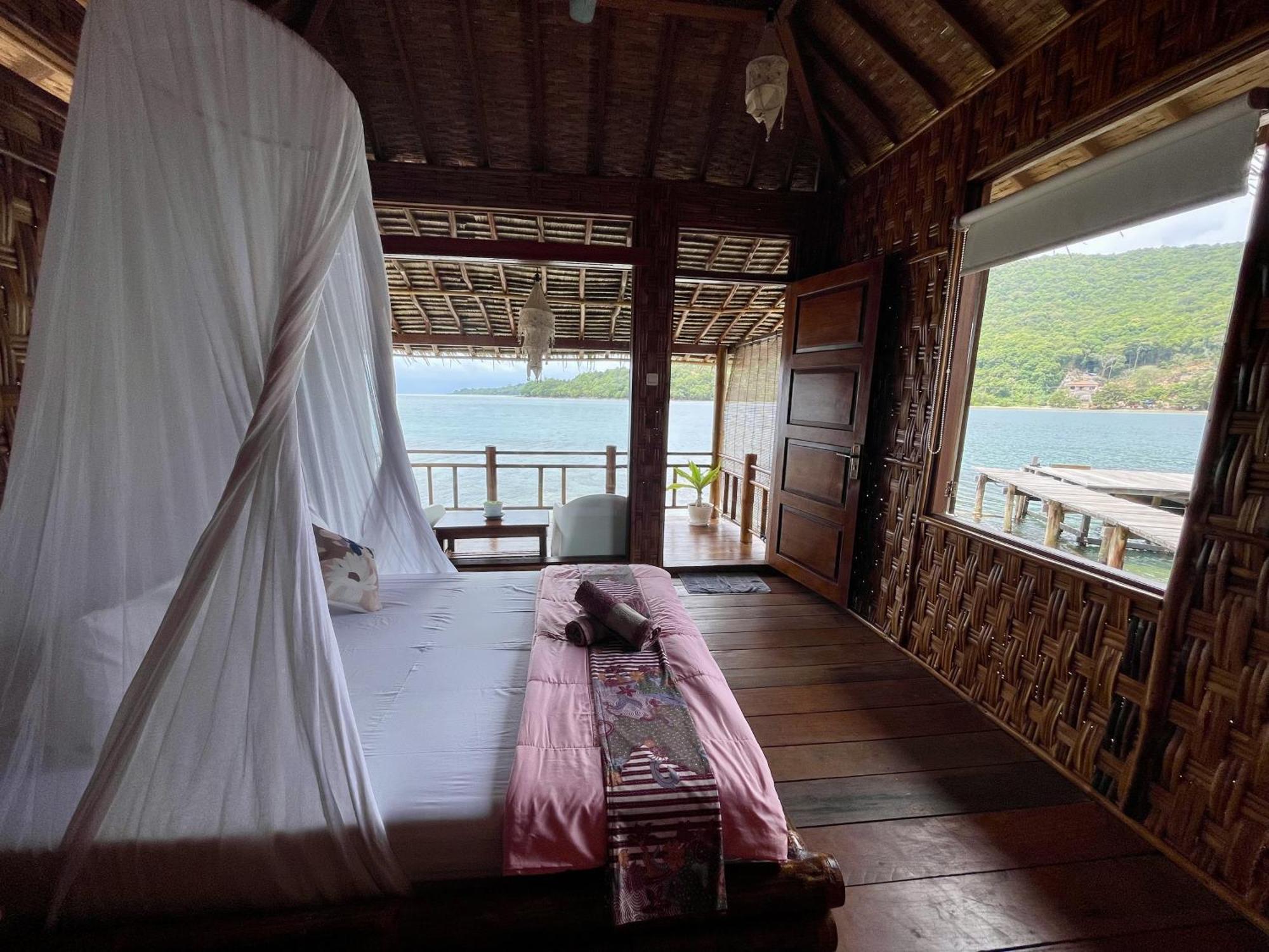 Floating Paradise Karimunjawa Exterior photo
